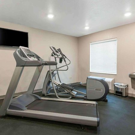Extended Stay America Select Suites - Louisville - Airport Екстериор снимка