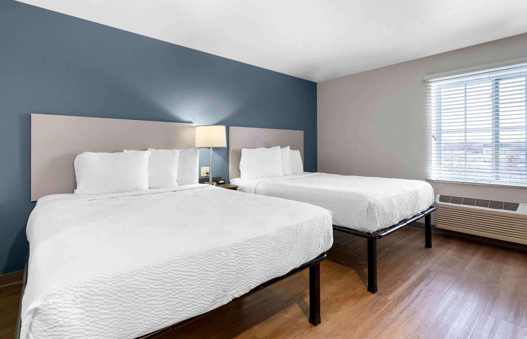 Extended Stay America Select Suites - Louisville - Airport Екстериор снимка